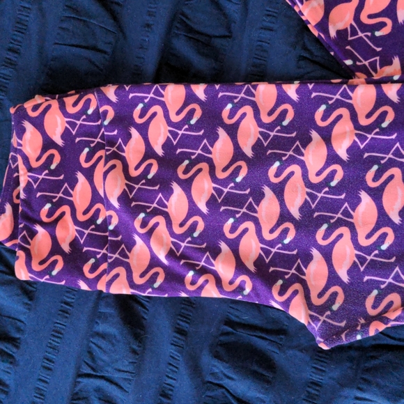 LuLaRoe Flamingo Leggings - Picture 2 of 4